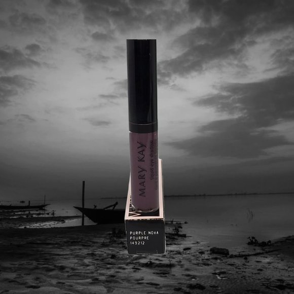 Purple Nova Li*uid Shimmer Eyeshadow - Mary Kay - Picture 5 of 7